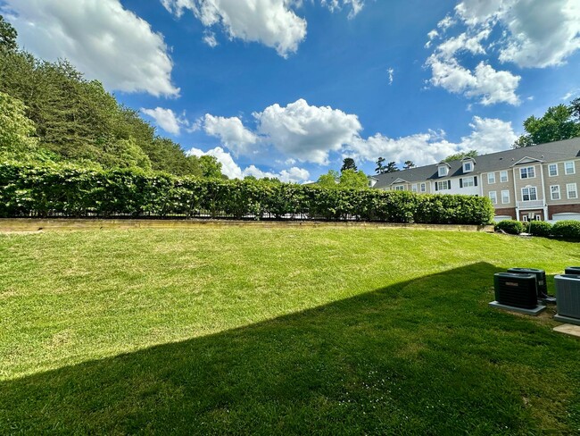 Building Photo - 6431 Park Pond Dr