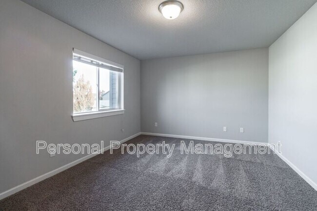 Building Photo - 12600 NE 49th St