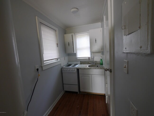 Building Photo - 1456 Belmonte Ave