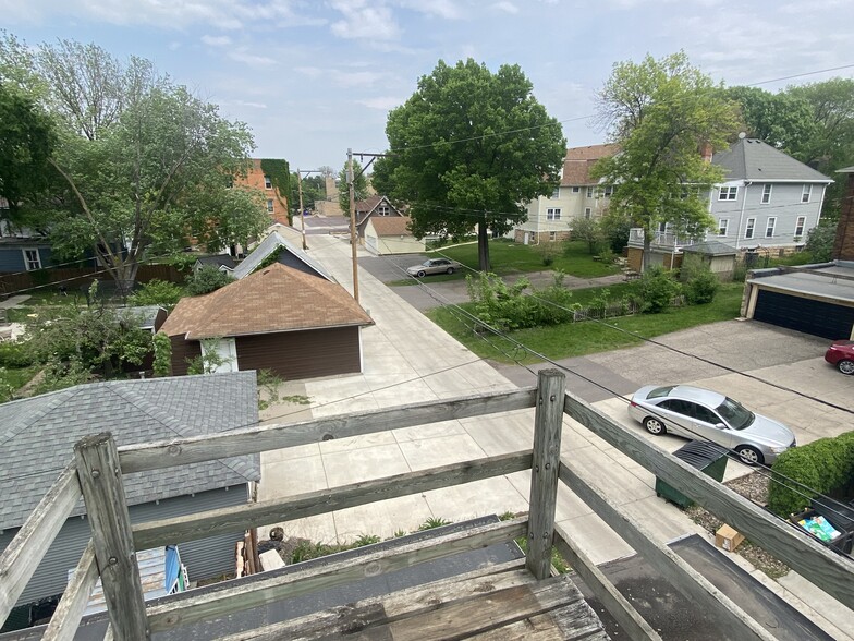 Building Photo - 112 Grove St