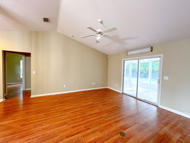 Building Photo - 8414 SW 66th Ln