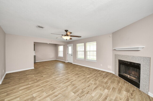 Building Photo - 3919 Vauxhall Dr S