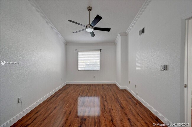 Building Photo - 2850 N Oakland Forest Dr