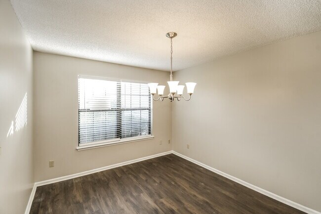 Building Photo - 1664 Tall Timber Dr