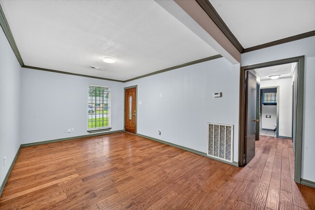 Building Photo - 5725 Melanite Ave
