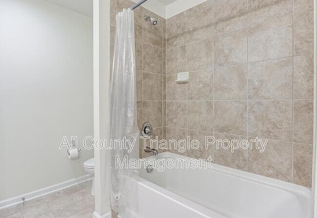 Building Photo - 728 Lampwick Ln