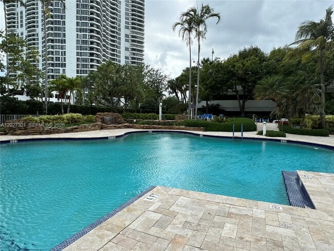 Building Photo - 3500 Mystic Pointe Dr