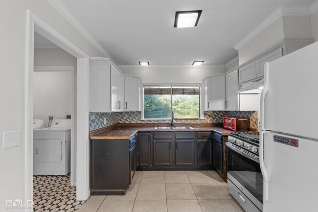 Building Photo - Check Out this Charming 3 bed 1 bath in Bossier