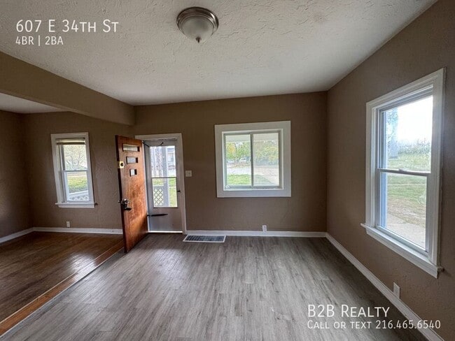 Building Photo - 607 E 34th St