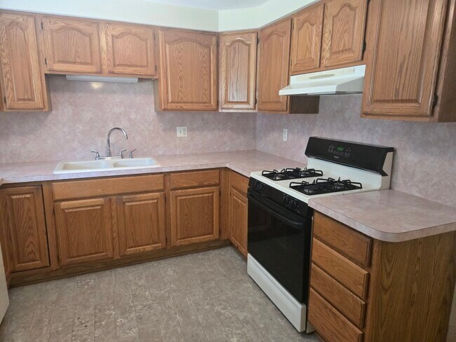 Building Photo - 1460 Gravel Ridge Dr