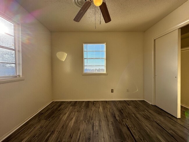 Building Photo - 8022 US-271