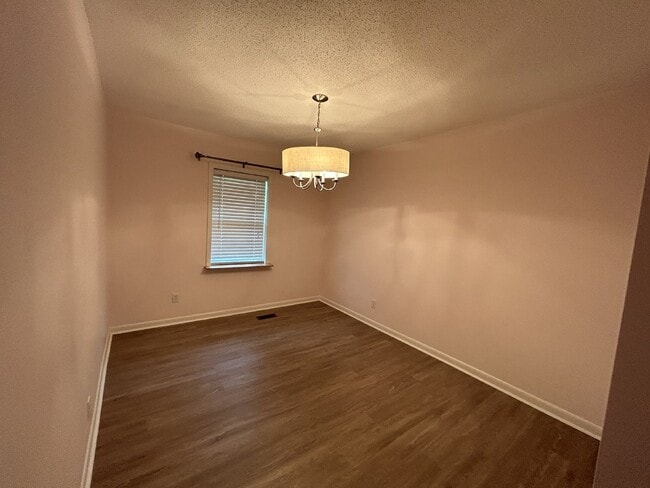 Building Photo - Home For Rent