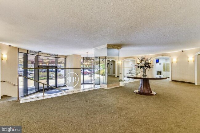 Building Photo - 8370 Greensboro Dr