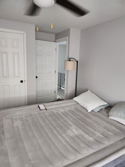 MBR /2nd closet - 946 Morningside Ln