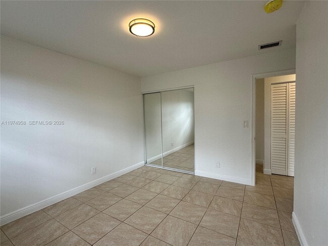 Building Photo - 5621 SW 36th Ct