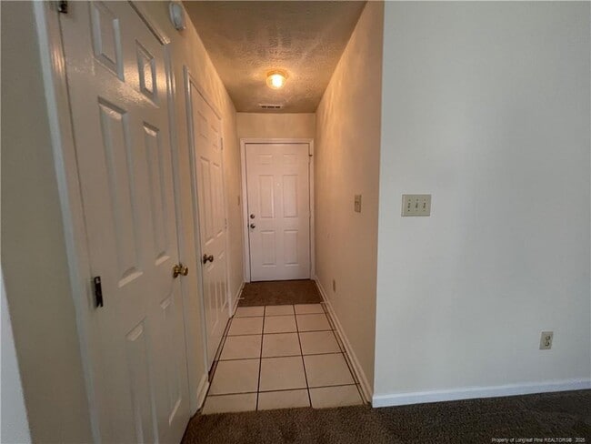 Building Photo - 2150 Skyview Dr