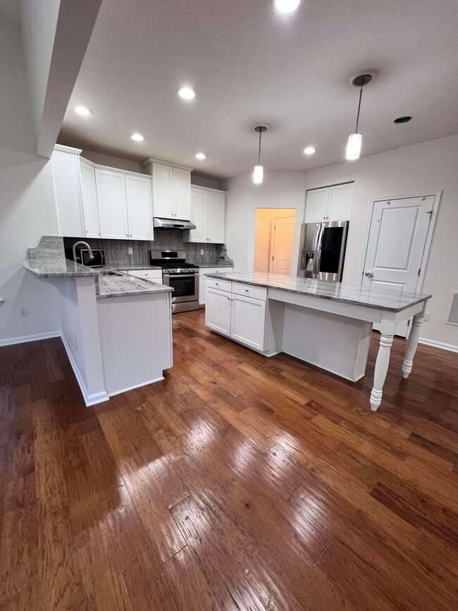 Building Photo - 7847 Aideen Ct