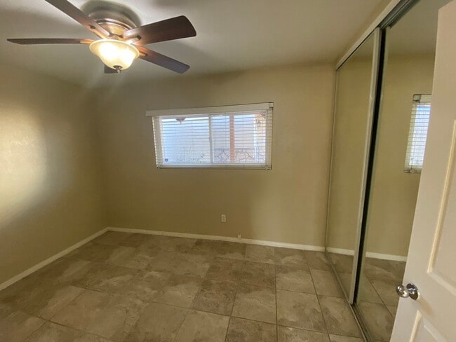 Building Photo - kl303r