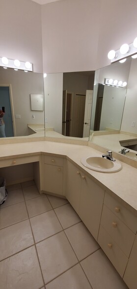 Building Photo - 407 Crossfield Cir