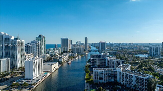 Building Photo - 2201 S Ocean Dr