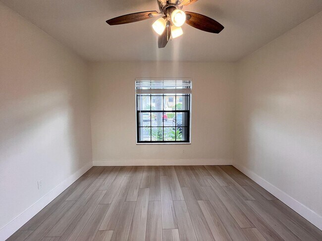 Building Photo - 2061 Keystone Dr