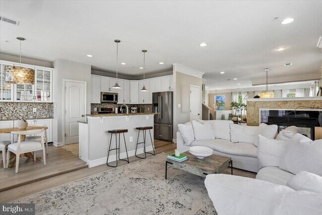 Building Photo - 402 Orchard Ridge Dr