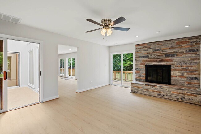 Building Photo - 300 Smoots Ln