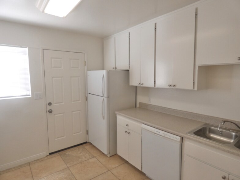 Building Photo - 350 Chestnut Ave