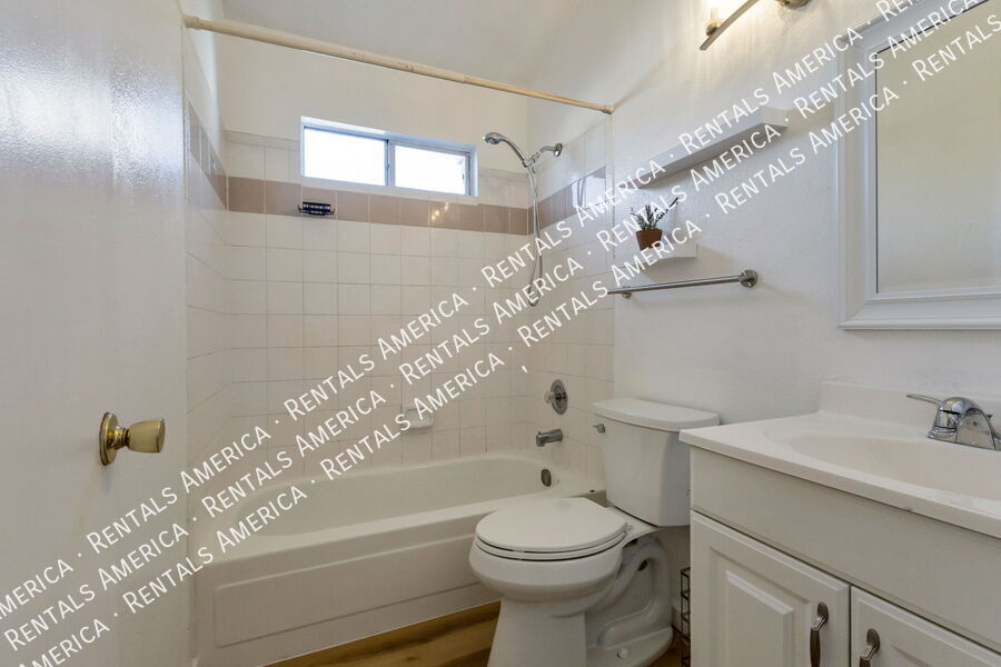 Building Photo - 2301 E University Dr