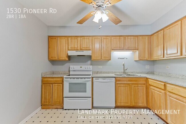 Building Photo - 1530 Pioneer Rd Unit 4, Crest Hill