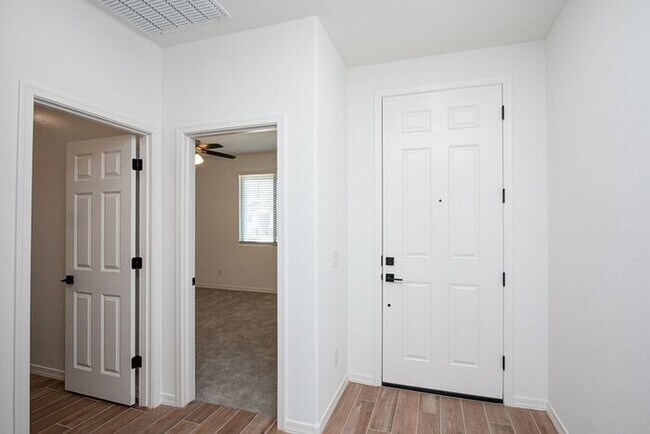 Building Photo - MOVE IN SPECAILS!! ONE MONTH RENT FREE!! Laveen Home Up For RENT! 4BD 2.5 BA