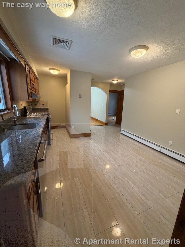 Building Photo - 33 Lafayette St