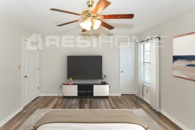 Building Photo - 6901 Brittany Ln