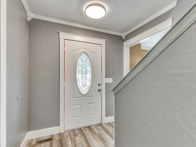 Building Photo - 7704 Brookside Dr