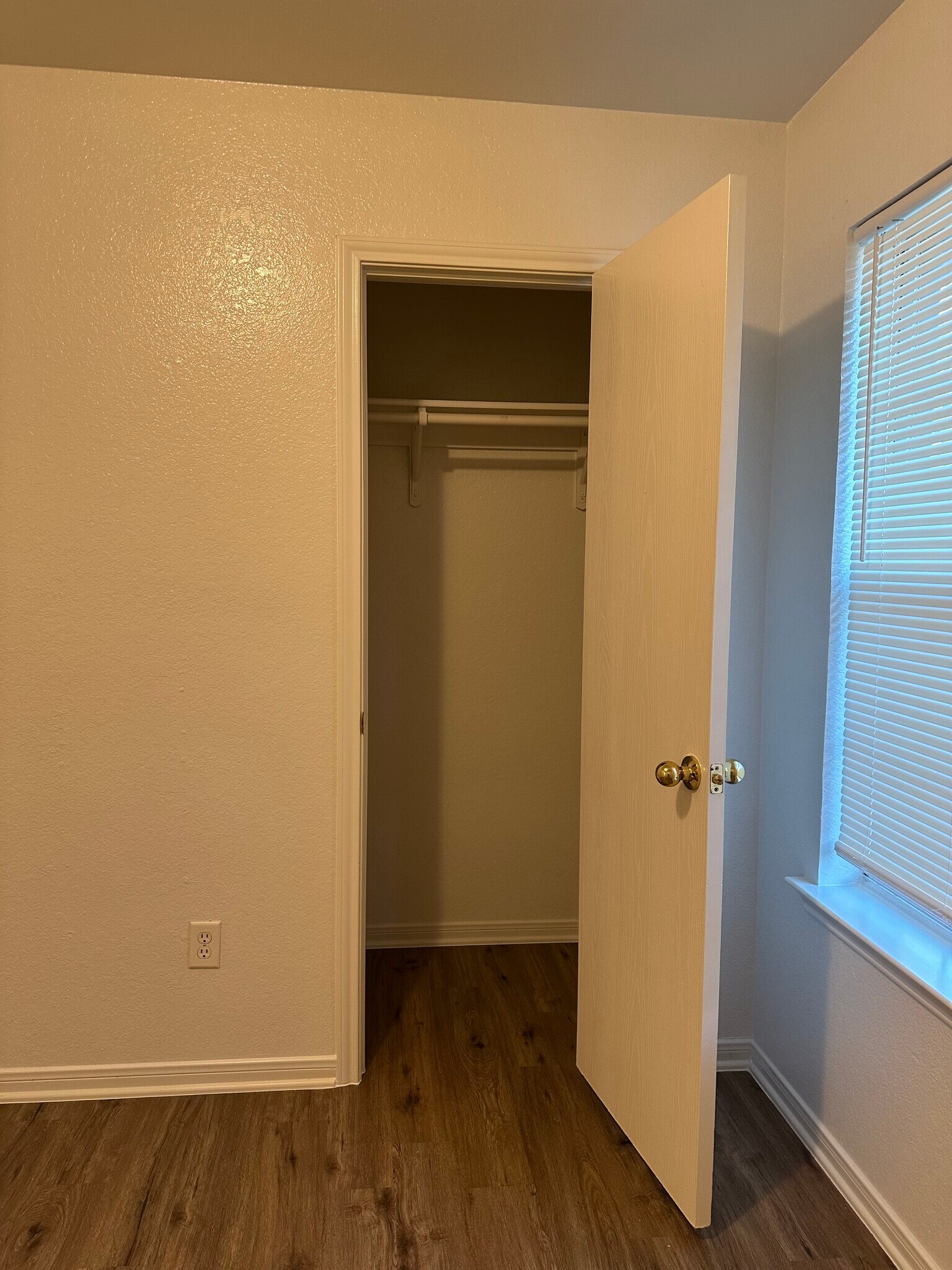 Building Photo - 304 N Ann Blvd