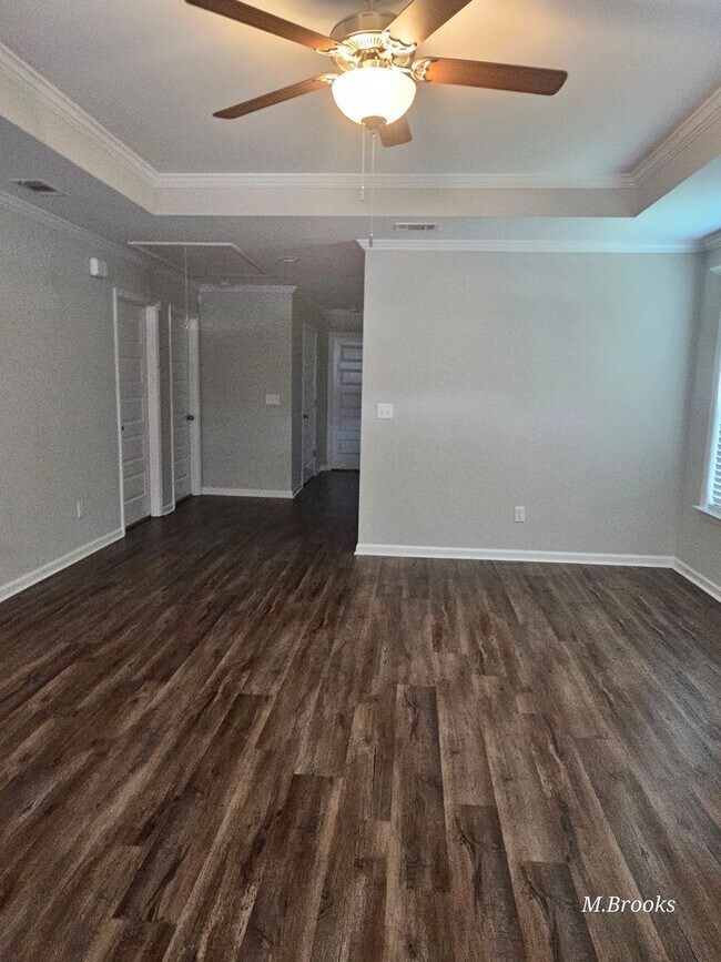 Building Photo - 1704 Almond Tree Pl