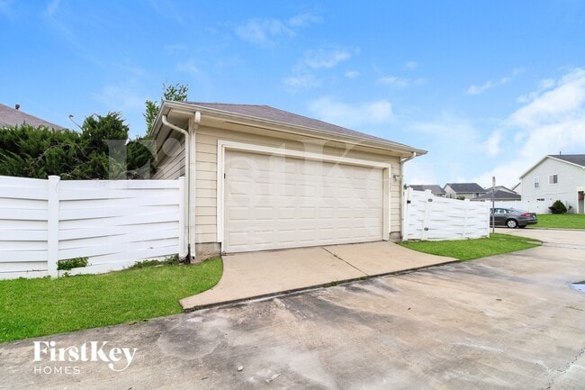 Building Photo - 1661 Nichole Woods Dr