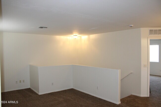 Building Photo - 2568 W Tanner Ranch Rd