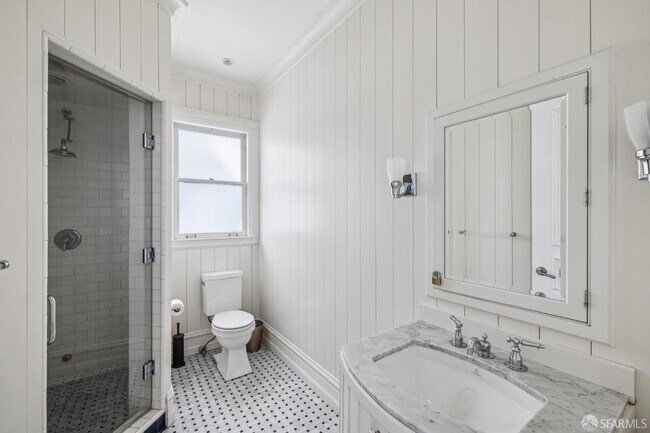 Building Photo - 2336 Broadway