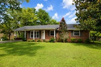 Building Photo - 1218 W White Oak Dr