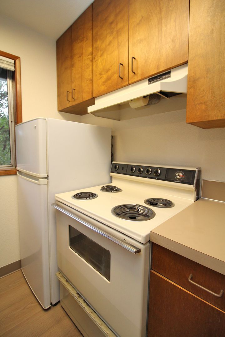 Building Photo - 1001 SW Woods St