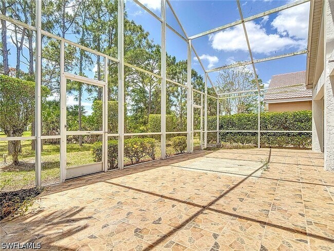 Building Photo - 351 Pindo Palm Dr