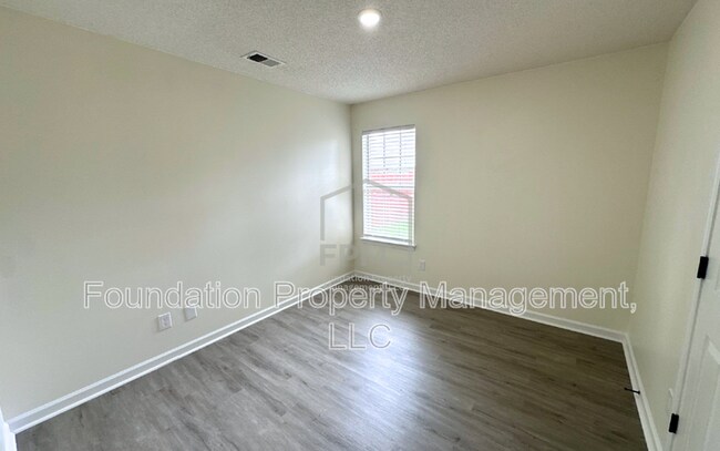 Building Photo - 1818 Winship Dr