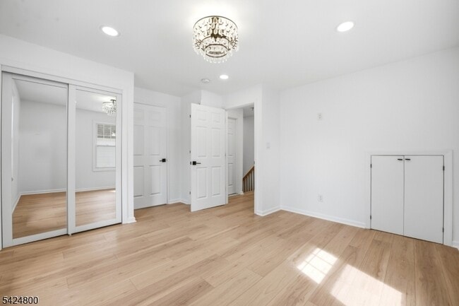 Building Photo - 40 Edgewood Rd