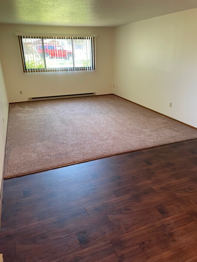 Floorplan - Campus Edge Apartments