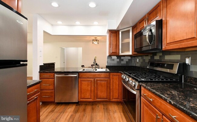 Building Photo - 1401 Society Pl