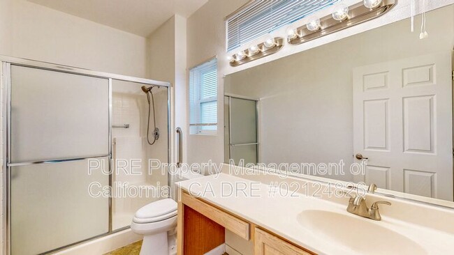 Building Photo - 121 Porterfield Creek Dr