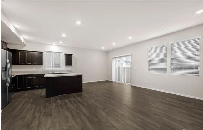 Building Photo - Fabulous 4-bedroom home in desirable Lipoma Firs Community of Puyallup!!