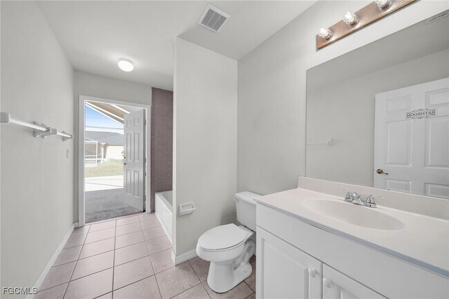 Building Photo - 1205 SW 14th Terrace