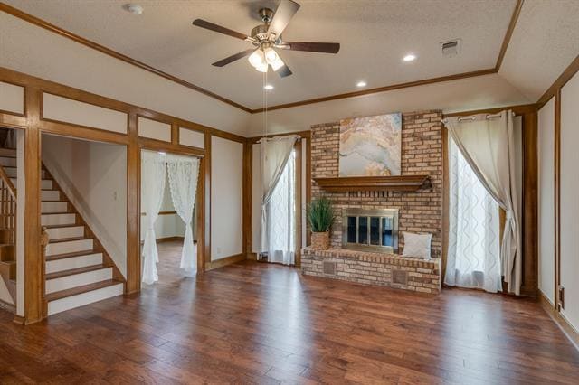 Building Photo - 704 Shady Ln